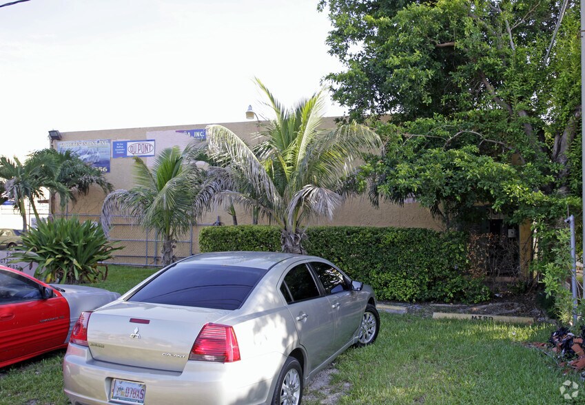 More Photos Of 7357-7369 NW 7th St, Miami Warehouse For Sale