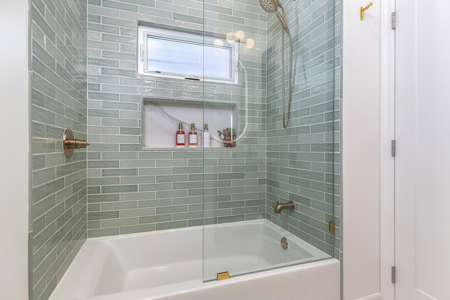 More Photos Of 3795 Ocean Front Walk, San Diego Apartments For Sale