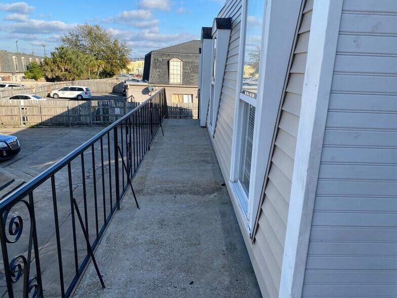 More Photos Of 3005 Lake Villa Dr, Metairie Apartments For Sale