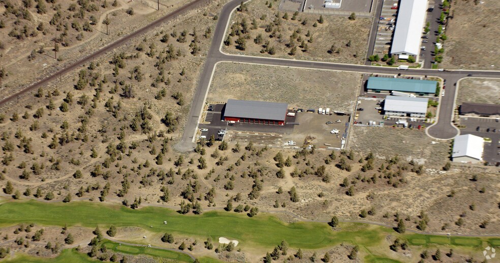 More Photos Of 4620 SW 23rd St, Redmond Warehouse For Lease