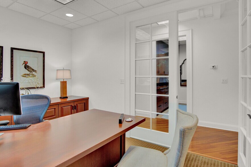More Photos Of 6200 Metrowest Blvd, Orlando Coworking Space