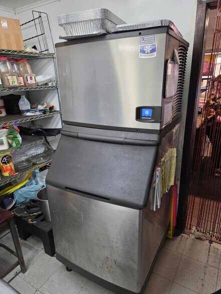 More Photos Of 572 Watertown Ave, Waterbury Restaurant For Sale