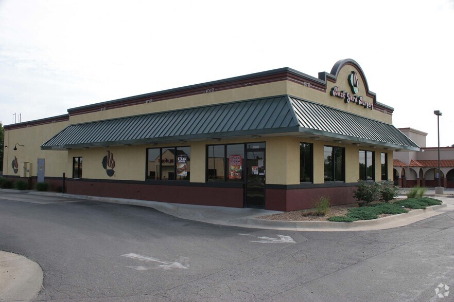 7010 W 21st St N, Wichita, KS 67205 Retail For Lease