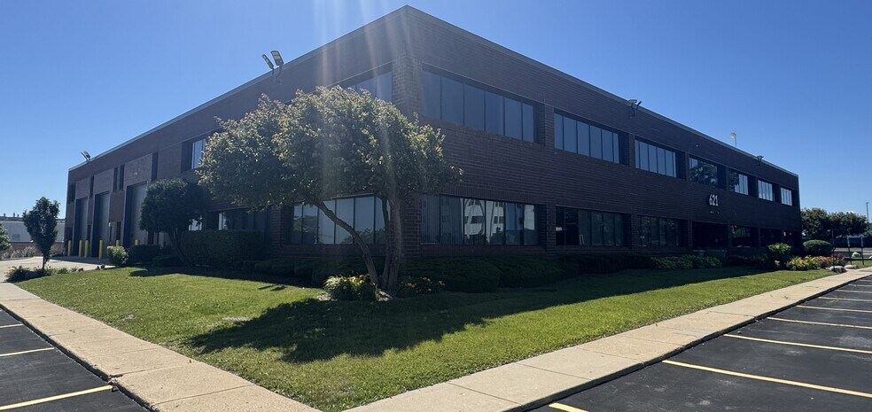 More Photos Of 621 Busse Rd, Bensenville Warehouse For Lease