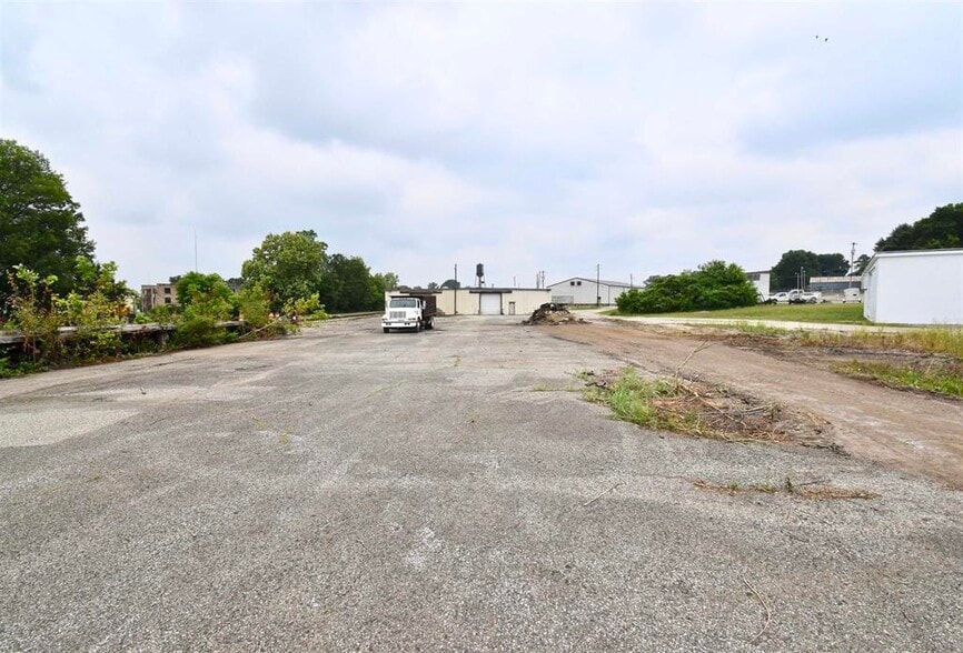 More Photos Of 205 Bellvue St, Jackson Warehouse For Lease