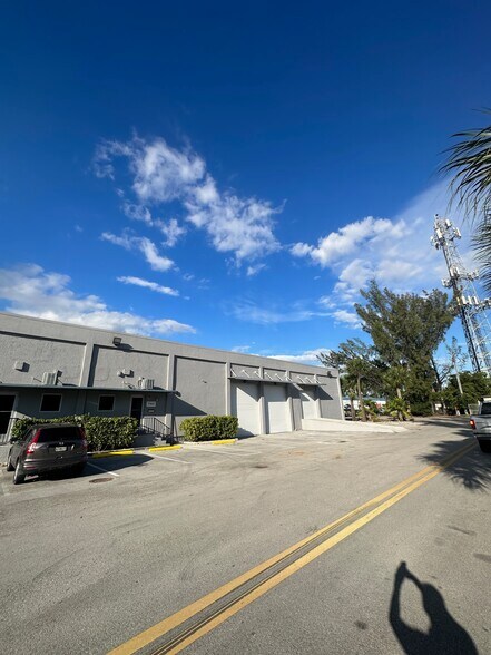 Primary Photo Of 7441-7571 NW 78th St, Medley Warehouse For Lease
