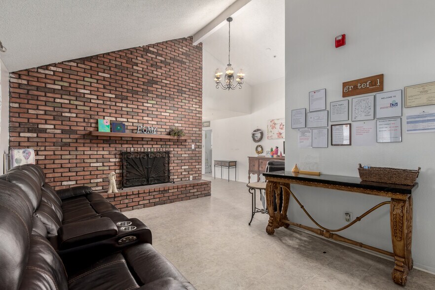 More Photos Of 10227 N 56th Dr, Glendale Assisted Living For Sale
