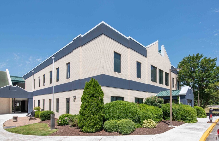 More Photos Of 224 Phillip Morris Dr, Salisbury Medical For Sale