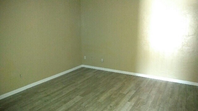 More Photos Of 1408 S Fretz Ave, Edmond Industrial For Sale