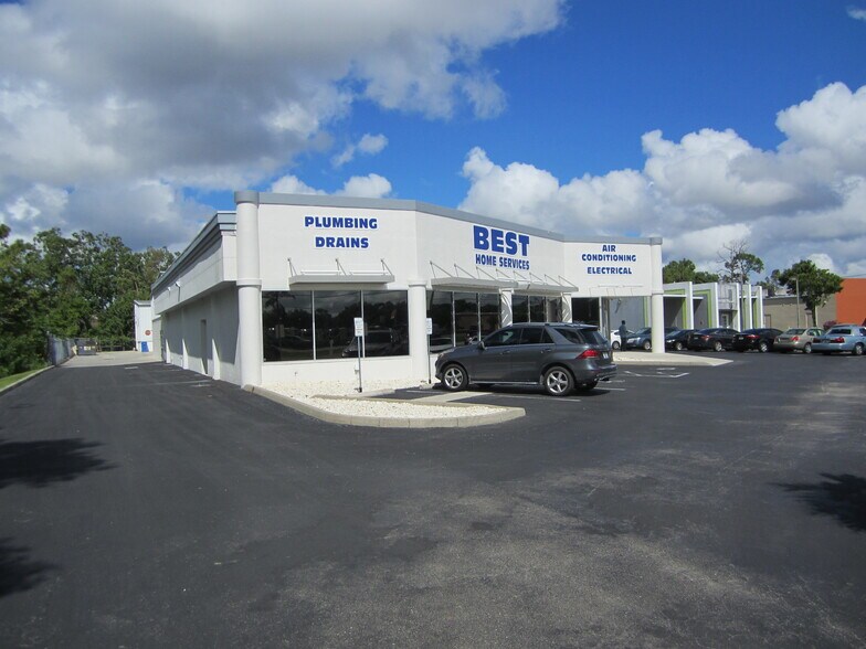 Primary Photo Of 16080-16090 S Tamiami Trl, Fort Myers Storefront Retail Office For Sale