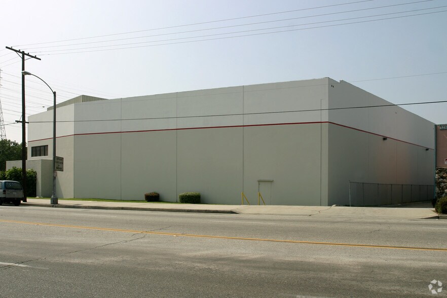 More Photos Of 6945 Atlantic Ave, Long Beach Warehouse For Lease