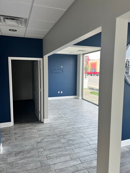 More Photos Of 53 S Washington St, Oxford Storefront For Sale