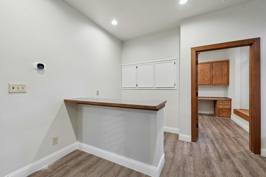 More Photos Of 7685 Northcross Dr, Austin Office For Lease