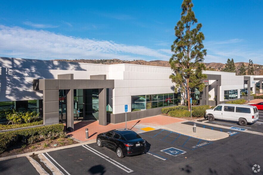 More Photos Of 22601-22619 Old Canal Rd, Yorba Linda Warehouse For Lease
