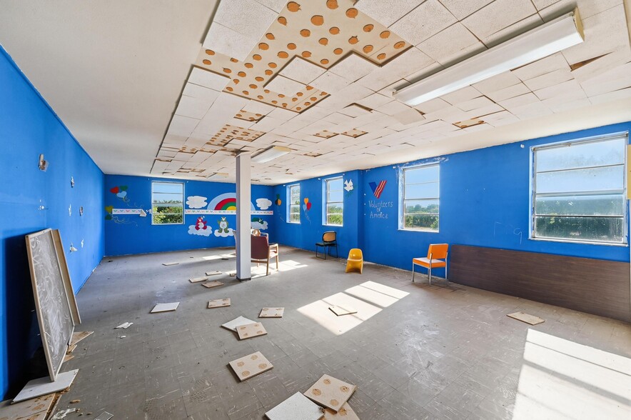 More Photos Of 1519 Circle Park Blvd, Fort Worth Religious Facility For Sale