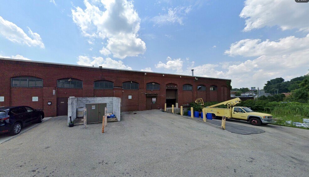 More Photos Of 4889 Umbria St, Philadelphia Industrial For Lease
