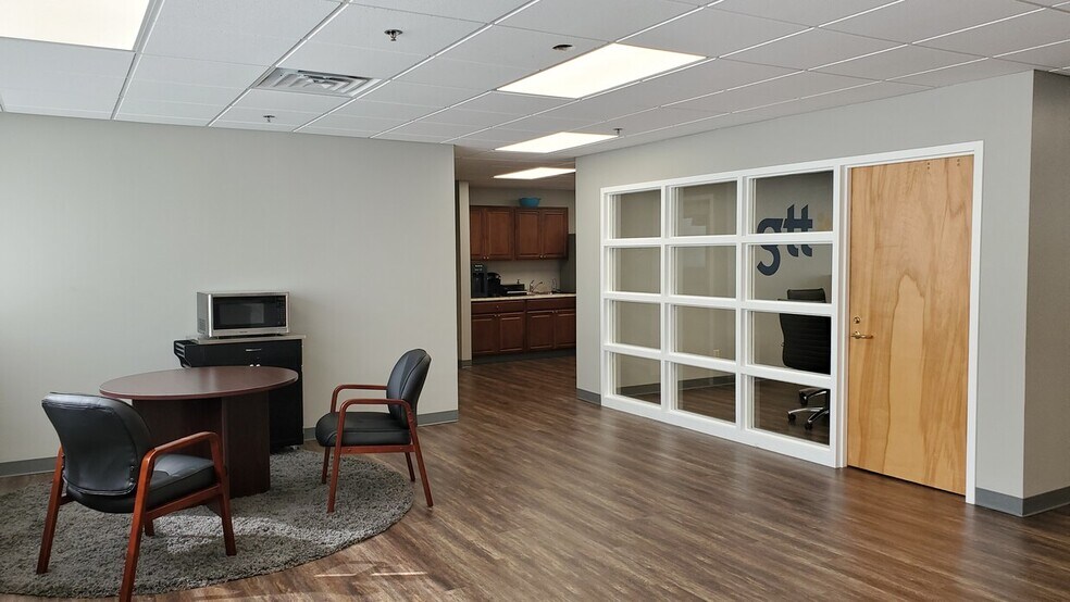 More Photos Of 1046-1194 University Ave, Rochester Unknown For Lease