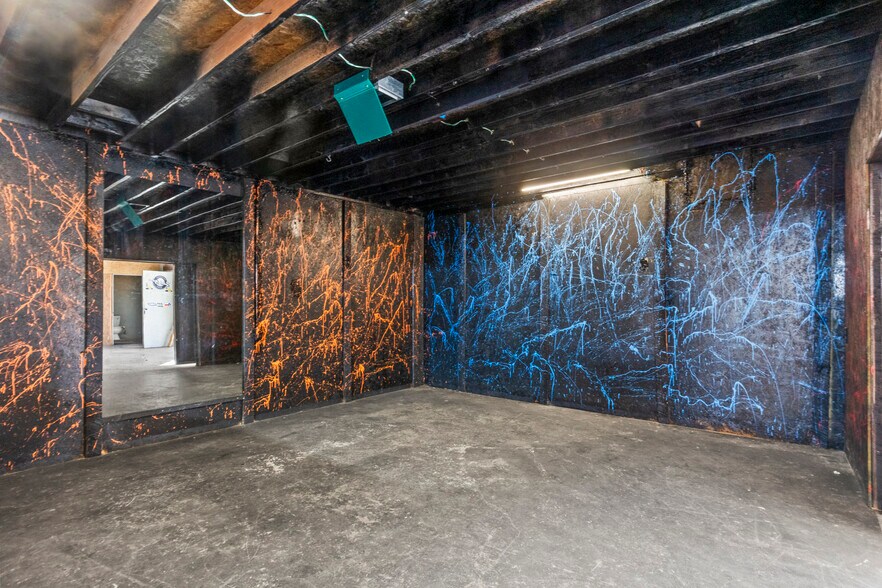 More Photos Of 802 E Main St, Omaha Flex For Sale