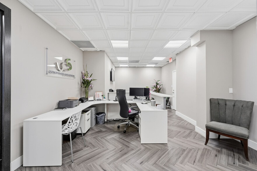 More Photos Of 520 NW 165th St, North Miami Beach Office For Sale