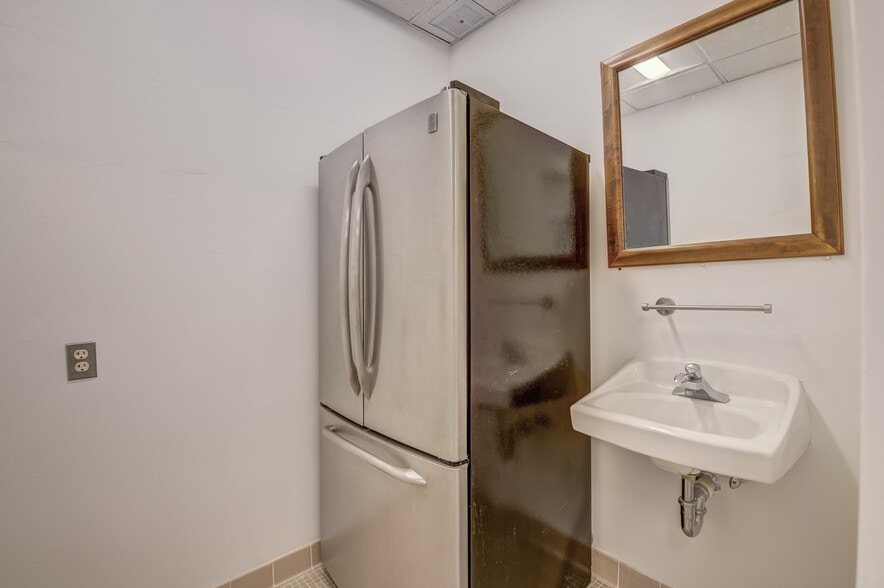 More Photos Of 4609 Pinecrest Office Park Dr, Alexandria Medical For Sale