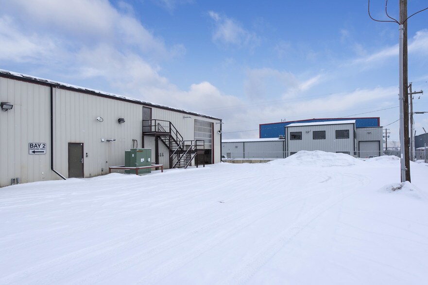 More Photos Of 145 MacMillan Rd, Fort McMurray Flex For Lease