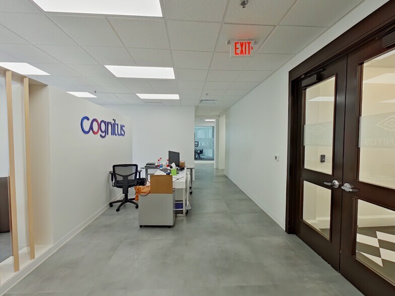 More Photos Of 16600 N Dallas Pky, Dallas Office For Lease