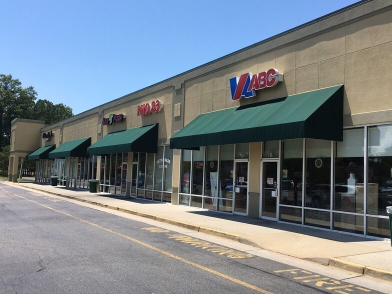 More Photos Of 605-639 Pilot House Dr, Newport News General Retail For Lease