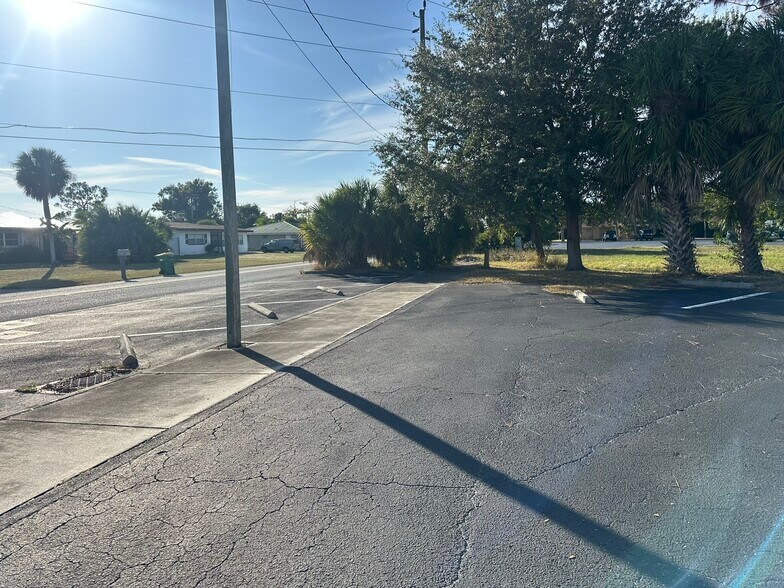 More Photos Of 2841 Tamiami Trl, Port Charlotte Medical For Sale