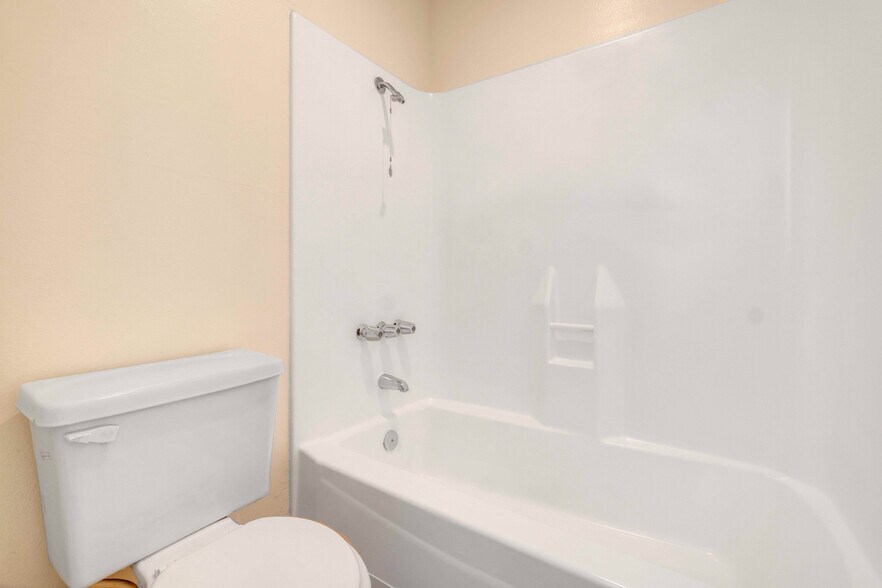 More Photos Of 3943 N H St, San Bernardino Apartments For Sale