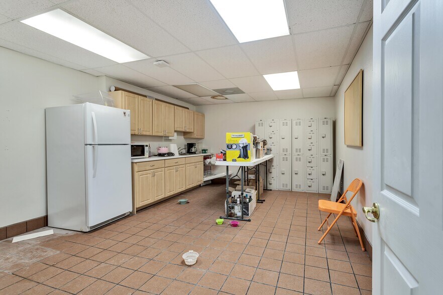 More Photos Of 56300 29 Palms Hwy, Yucca Valley Medical For Sale