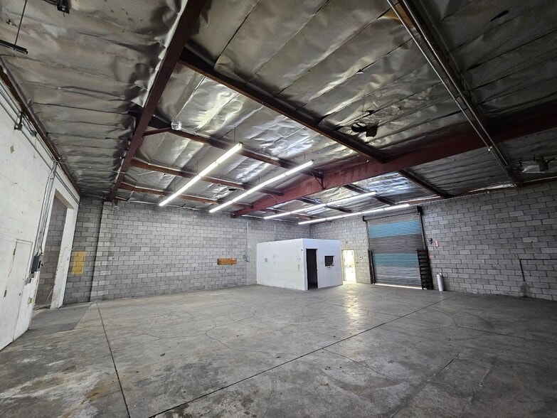 More Photos Of 1120 E 14th Pl, Los Angeles Warehouse For Sale