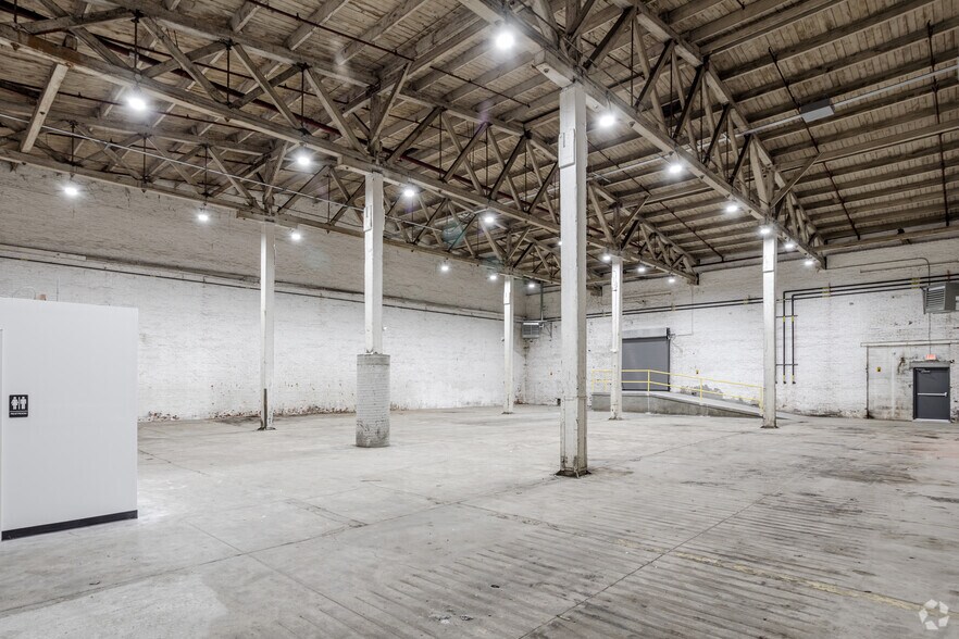 More Photos Of 300 Jefferson St, Camden Warehouse For Sale