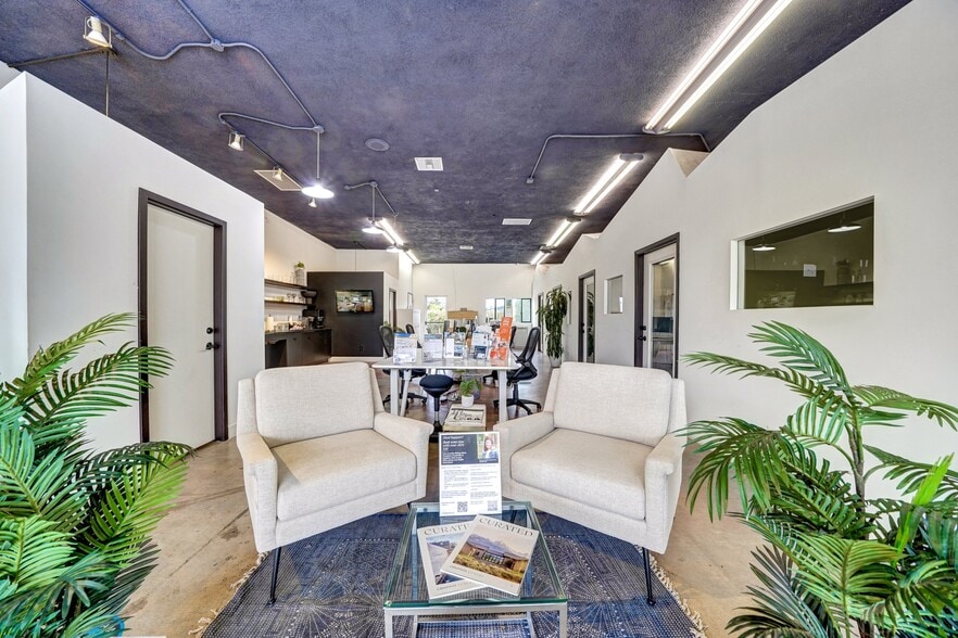 More Photos Of 930 Foothill Blvd, La Cañada Flintridge Storefront For Lease