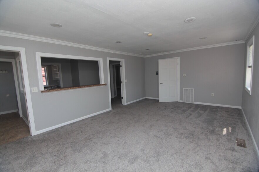 More Photos Of 124 3rd Ave W, Milan Office For Lease