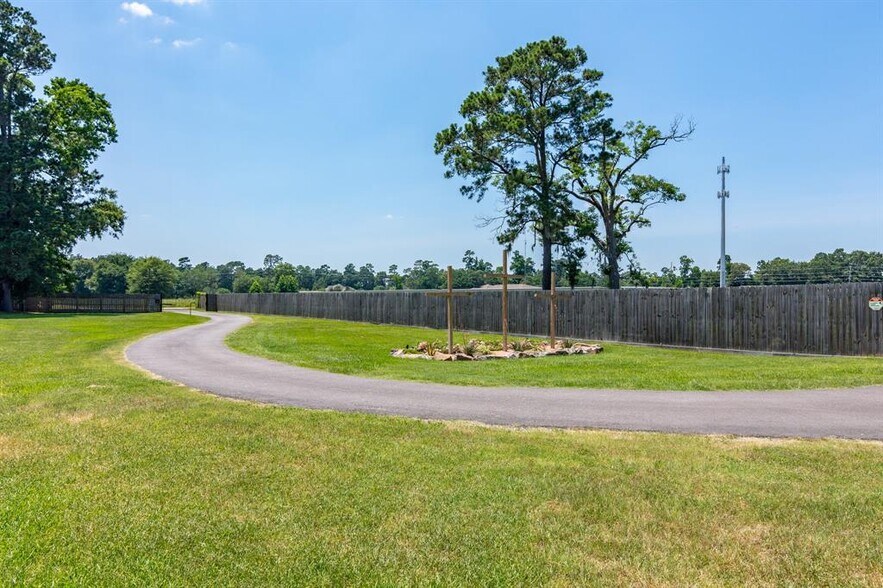 More Photos Of 30729 Mcguinness Dr, Spring Office For Sale