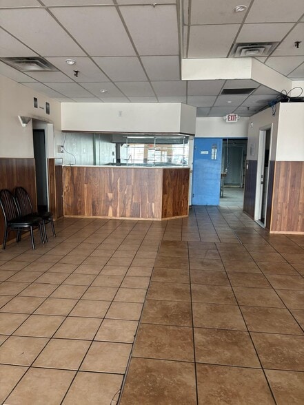 More Photos Of 3211-3235 17 Av SE, Calgary General Retail For Lease