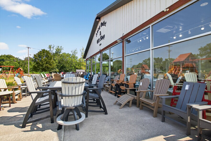 More Photos Of 3530 - 3532 Union St, North Chili Freestanding For Sale