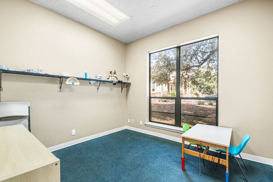 More Photos Of 14235 Blanco Rd, San Antonio Office For Sale