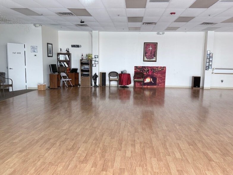 More Photos Of 6831-6857 W Main St, Kalamazoo Unknown For Lease