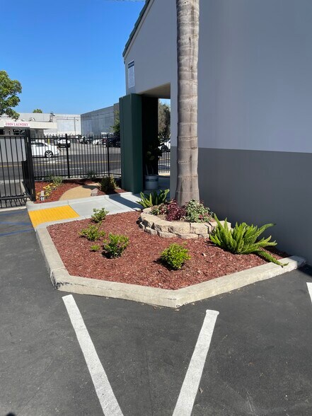 More Photos Of 2131 Placentia Ave, Costa Mesa Manufacturing For Lease