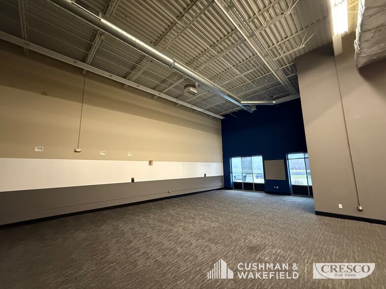 More Photos Of 31500 Bainbridge Rd, Solon Office For Sale