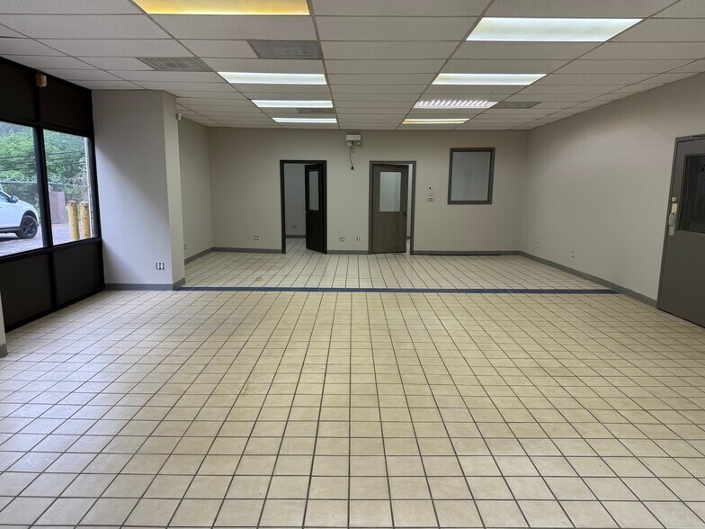 More Photos Of 1129 E Geer St, Durham Warehouse For Lease