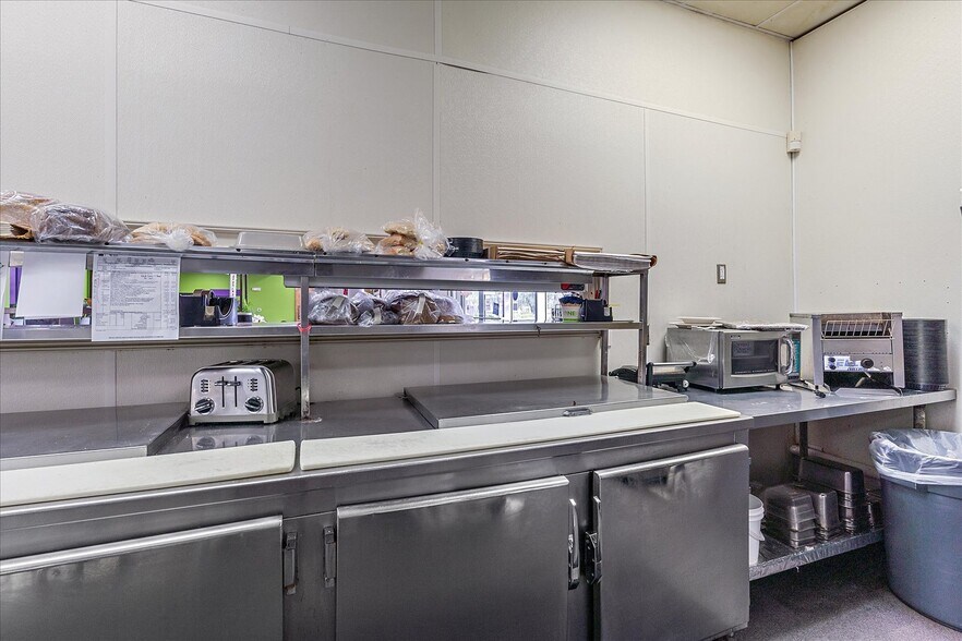 More Photos Of 15 S Beneva Rd, Sarasota Restaurant For Lease