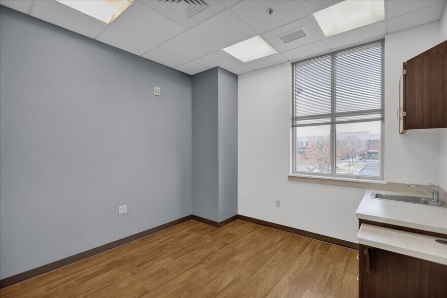 More Photos Of 1350 Broadcasting Rd, Wyomissing Medical For Lease
