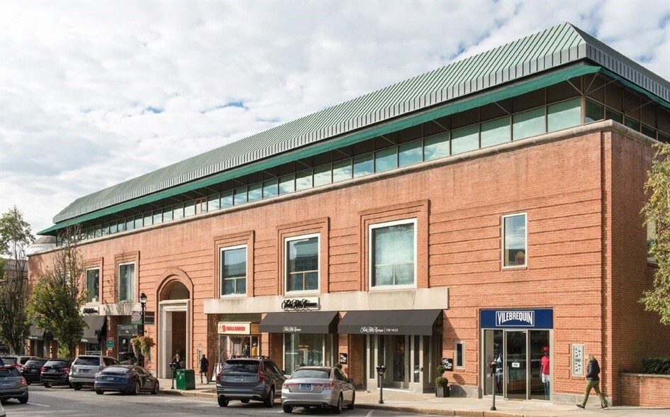 More Photos Of 200 Greenwich Ave, Greenwich Office For Lease