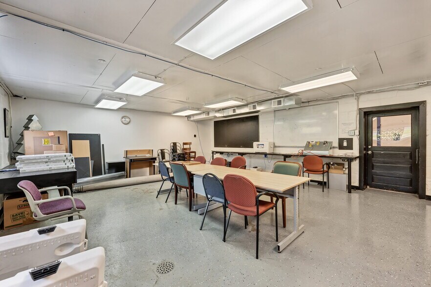 More Photos Of 203 Hershinger Rd, Coraopolis Office For Sale