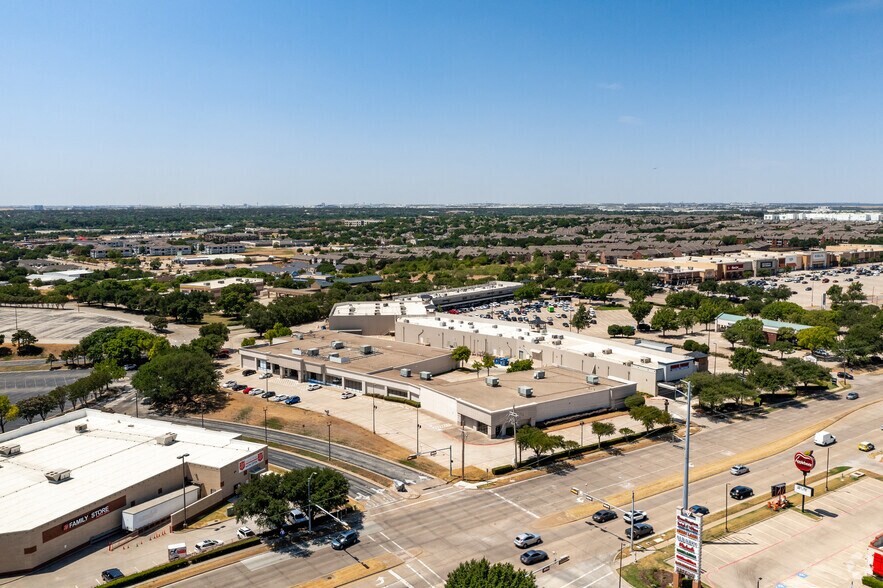 More Photos Of 598 E Round Grove Rd, Lewisville Department Store For Sale