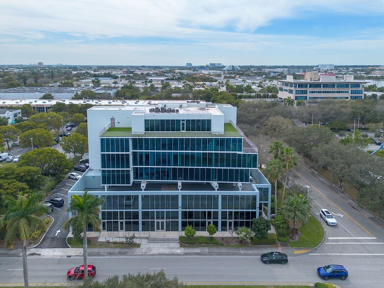 More Photos Of 10450 NW 33rd St, Doral Office For Sale