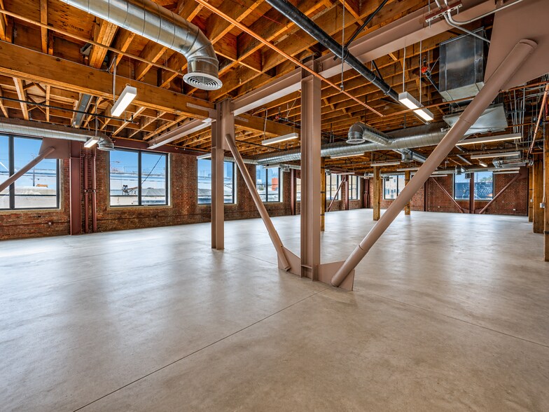 More Photos Of 440 Seaton St, Los Angeles Loft Creative Space For Lease
