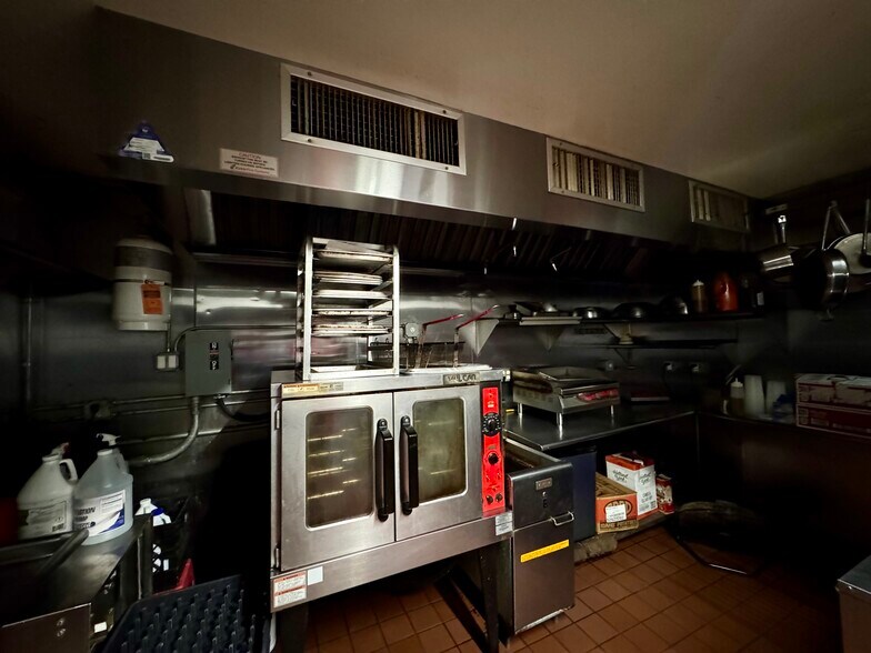 More Photos Of 1045 Union St, Brooklyn Apartments For Lease